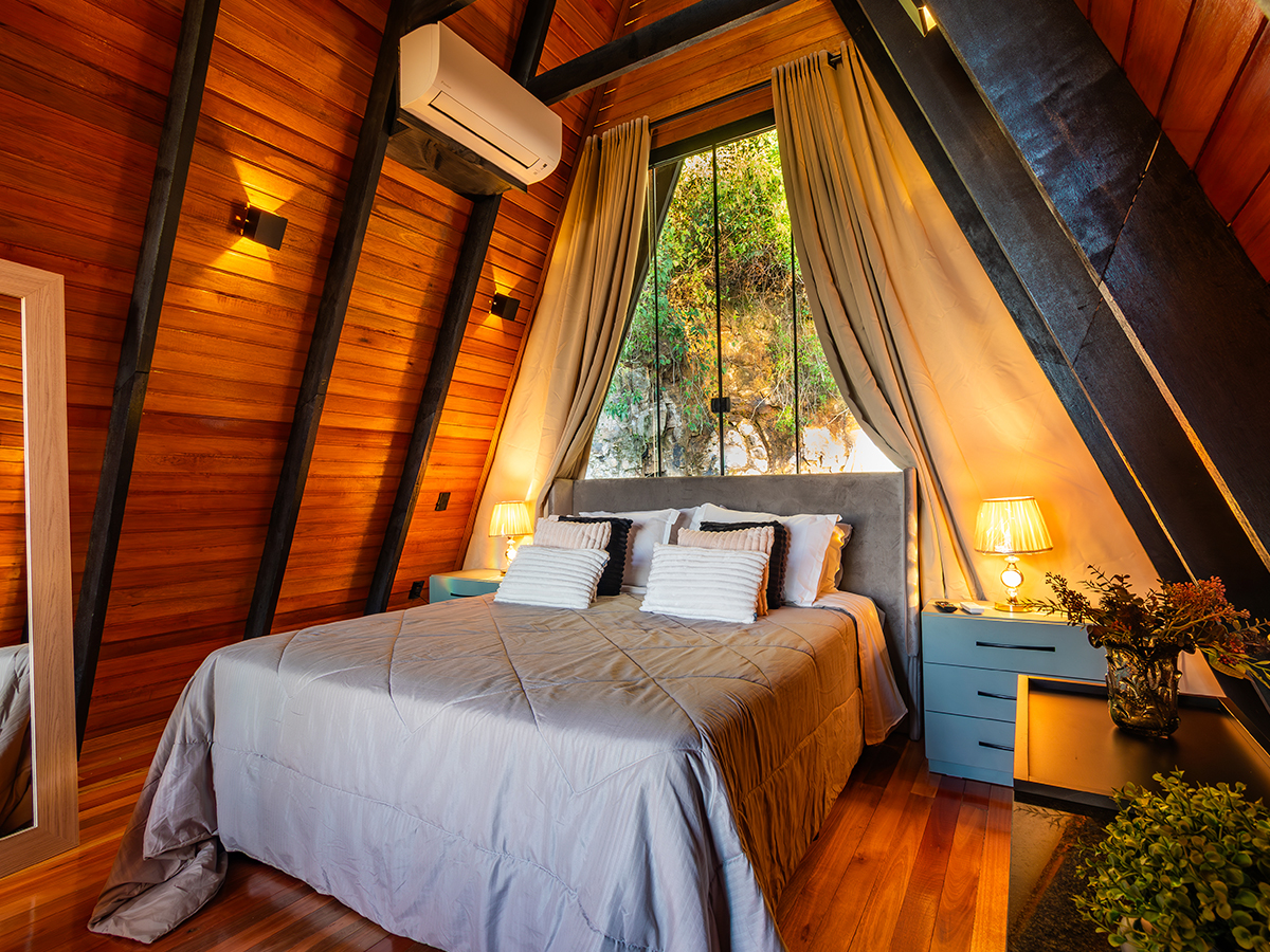 Quarto com cama king-size da Cabana Lios